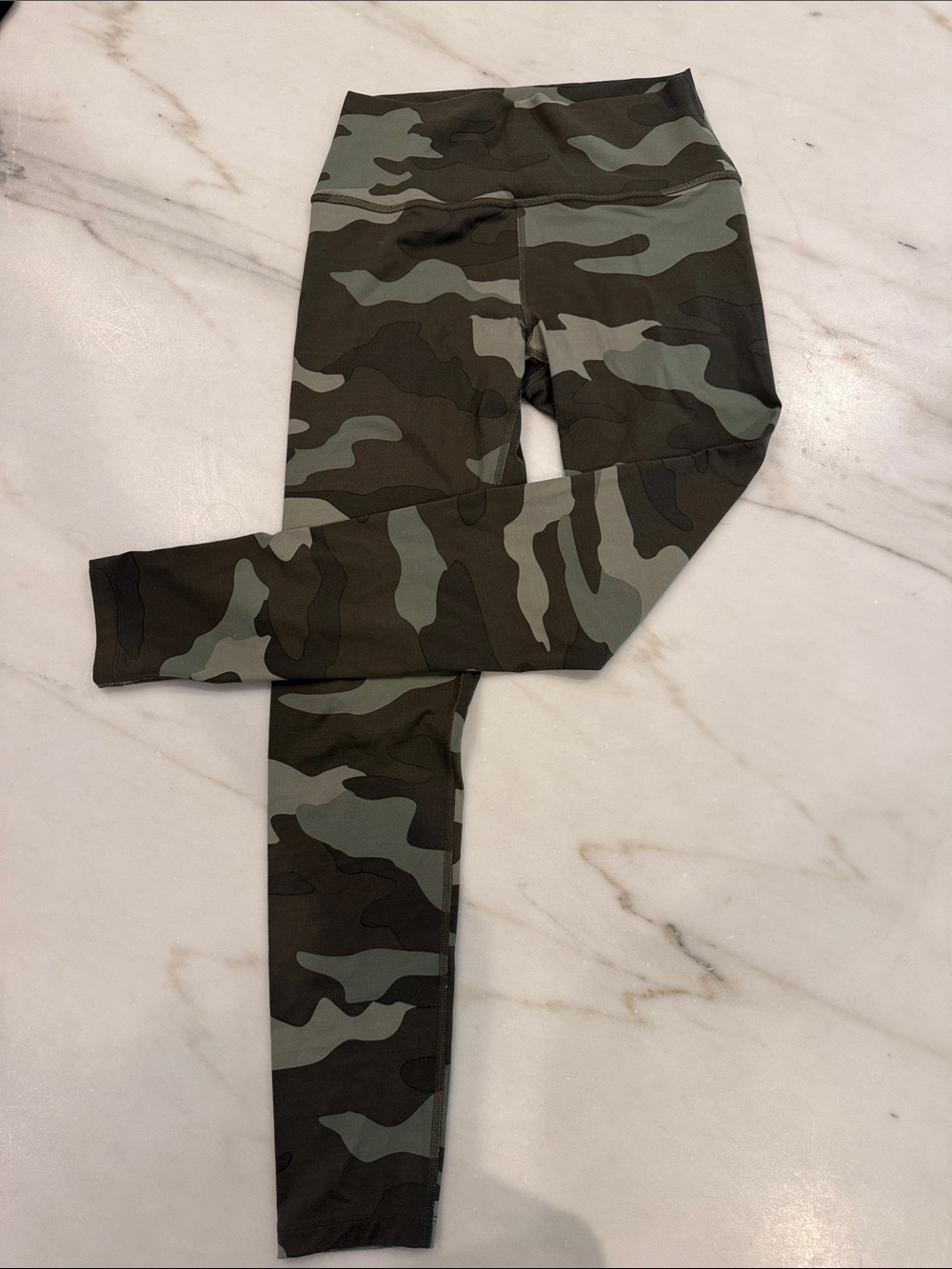 PINK Victoria's Secret Olive Camo Leggings Soze Medium